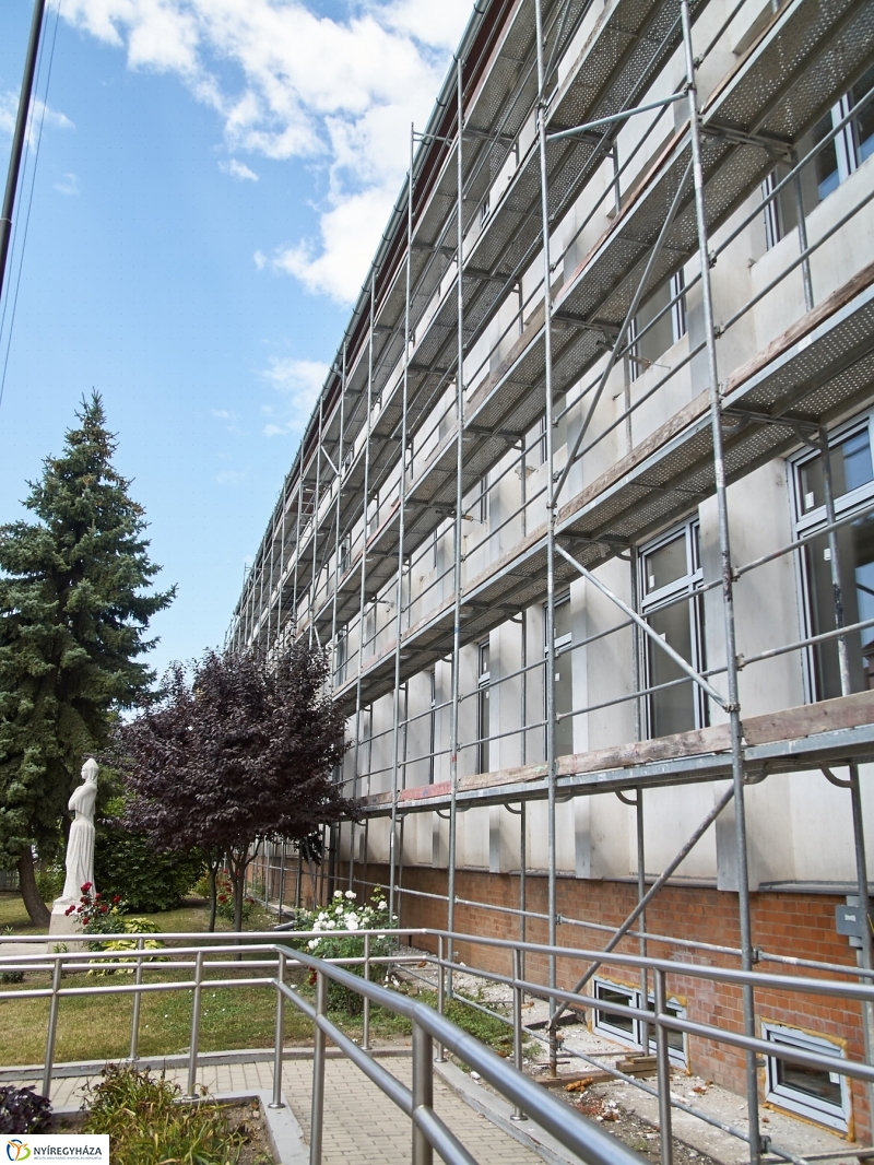 Felújítják a Zrínyi gimnáziumot - fotó Szarka Lajos