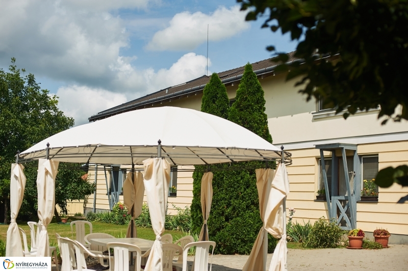 Diákmunka az István Szeretetotthonban - fotó Szarka Lajos