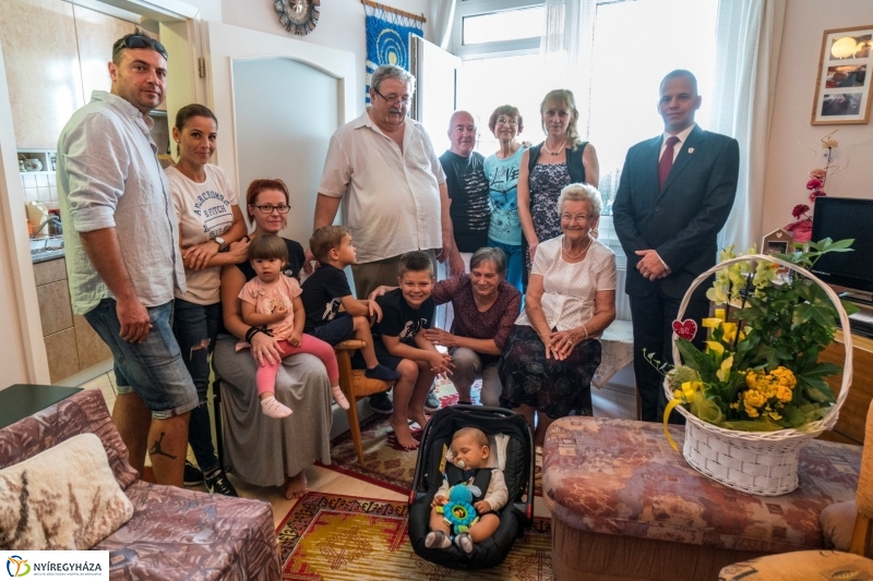 Pápai Jánosnét 90. születésnapja alkalmából köszöntötték