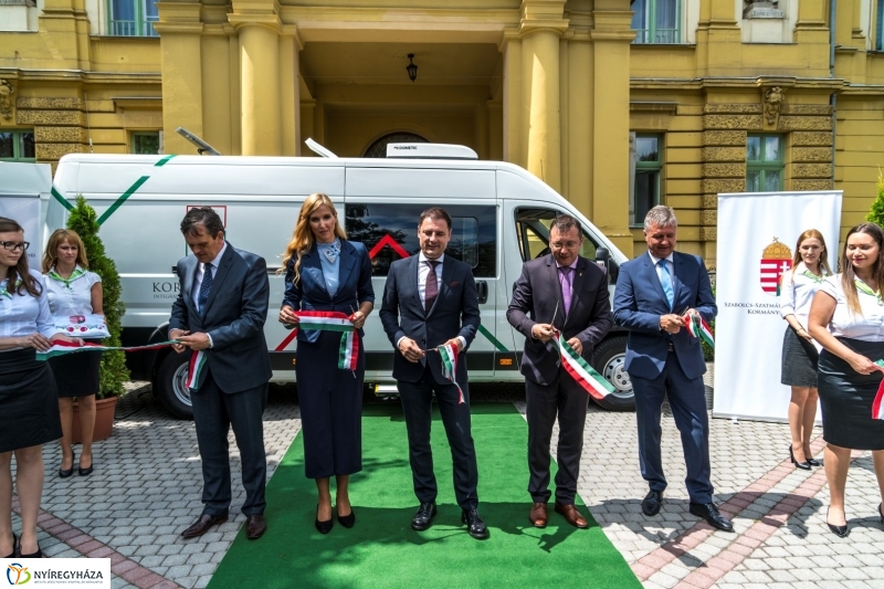 Mobil Kormányablakot adtak át