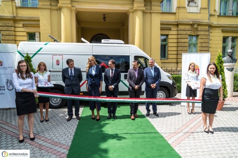 Mobil Kormányablakot adtak át