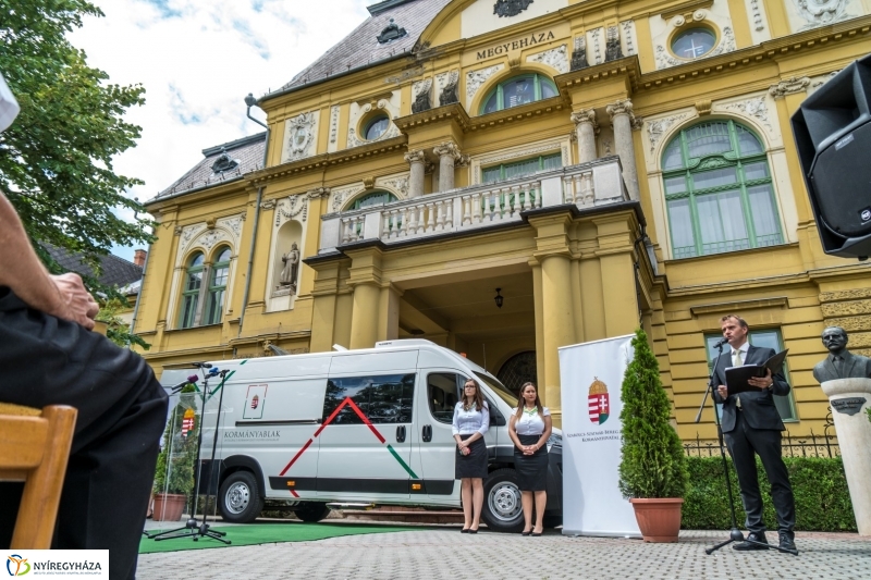 Mobil Kormányablakot adtak át