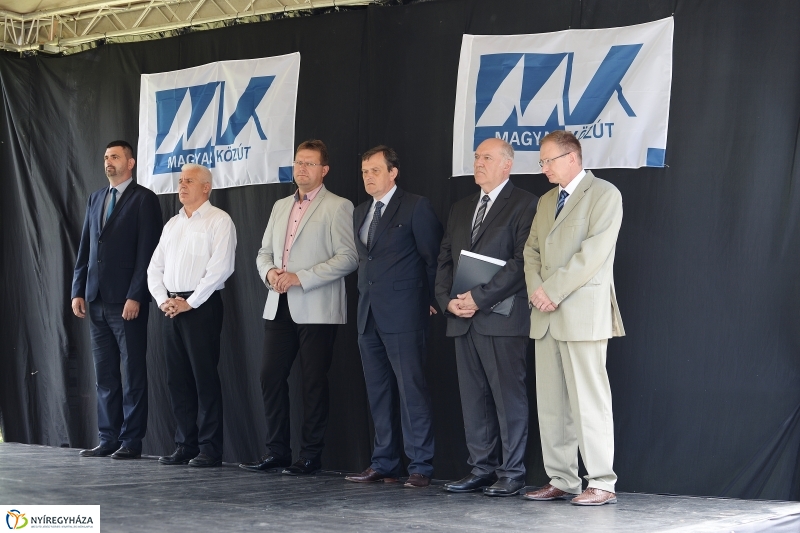 Pazonyi út - felújított útátadás - fotó Trifonov Éva