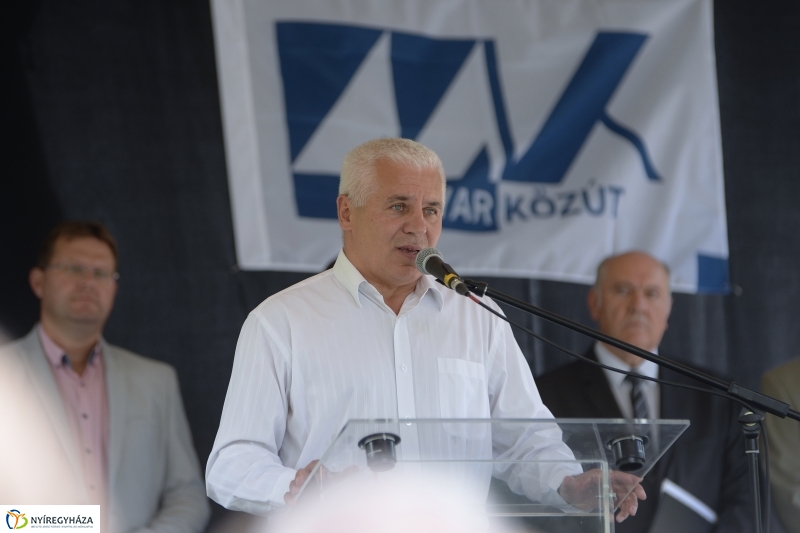 Pazonyi út - felújított útátadás - fotó Trifonov Éva