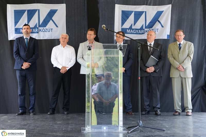 Pazonyi út - felújított útátadás - fotó Trifonov Éva