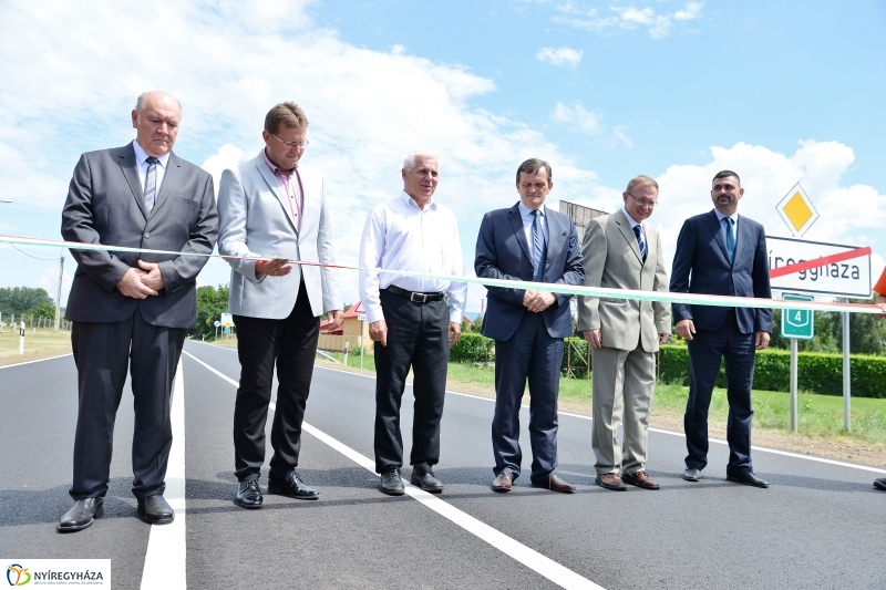 Pazonyi út - felújított útátadás - fotó Trifonov Éva