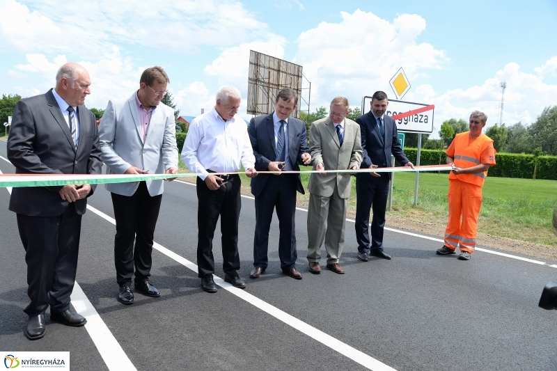 Pazonyi út - felújított útátadás - fotó Trifonov Éva