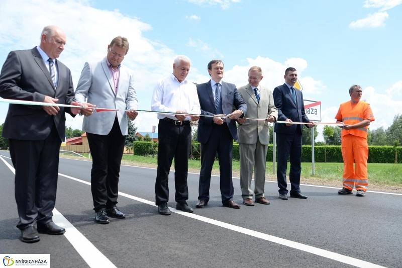 Pazonyi út - felújított útátadás - fotó Trifonov Éva