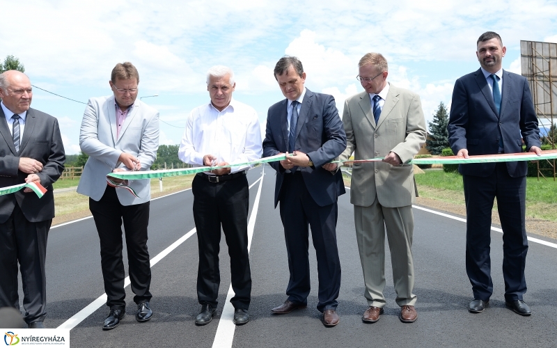 Pazonyi út - felújított útátadás - fotó Trifonov Éva