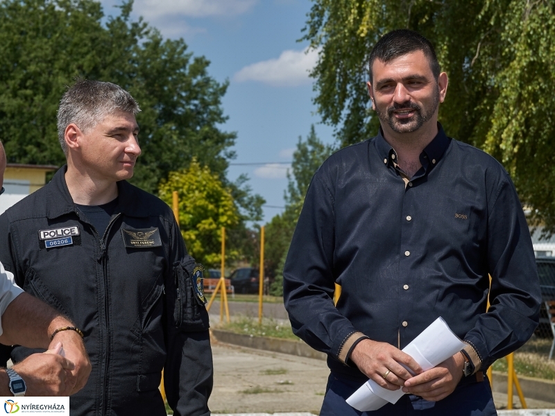 Parlagfű felderítés - fotó Szarka Lajos