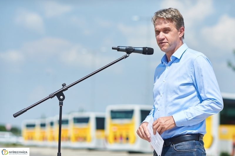 LEGO buszok - fotó Szarka Lajos