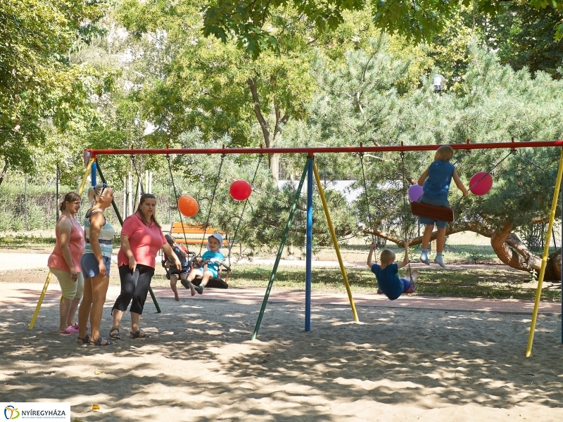 Játszótér a Jósavárosban - fotó Szarka Lajos