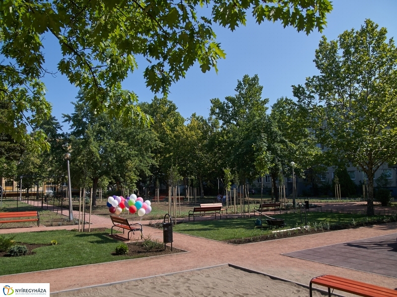 Játszótér a Jósavárosban - fotó Szarka Lajos