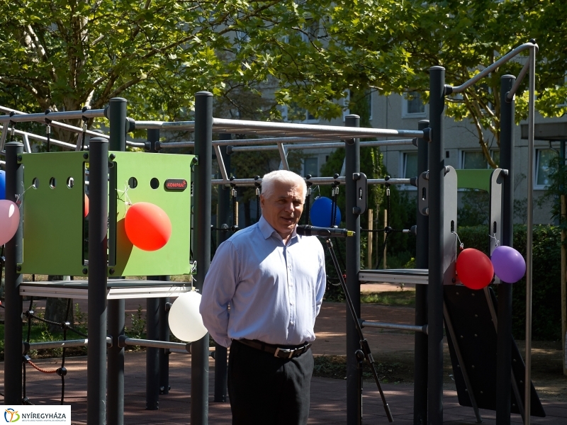 Játszótér a Jósavárosban - fotó Szarka Lajos