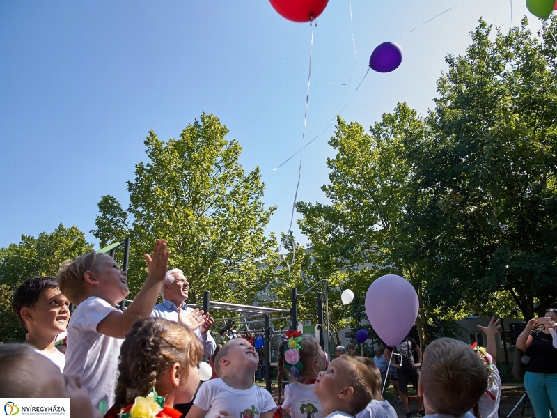 Játszótér a Jósavárosban - fotó Szarka Lajos
