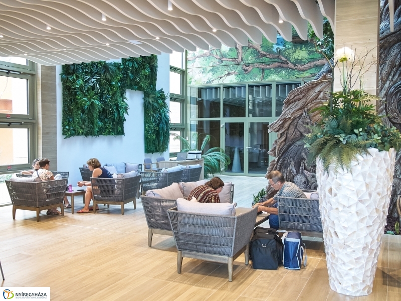 Első vendégek a Hotel Pangeaban - fotó Szarka Lajos