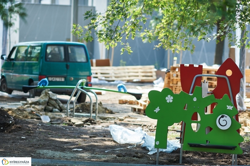 Munkálatok a Benczúr téren - fotó Szarka Lajos