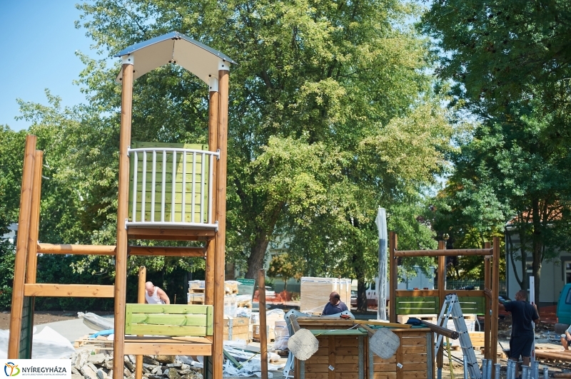 Munkálatok a Benczúr téren - fotó Szarka Lajos