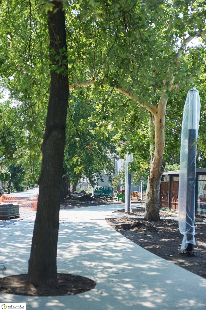 Munkálatok a Benczúr téren - fotó Szarka Lajos