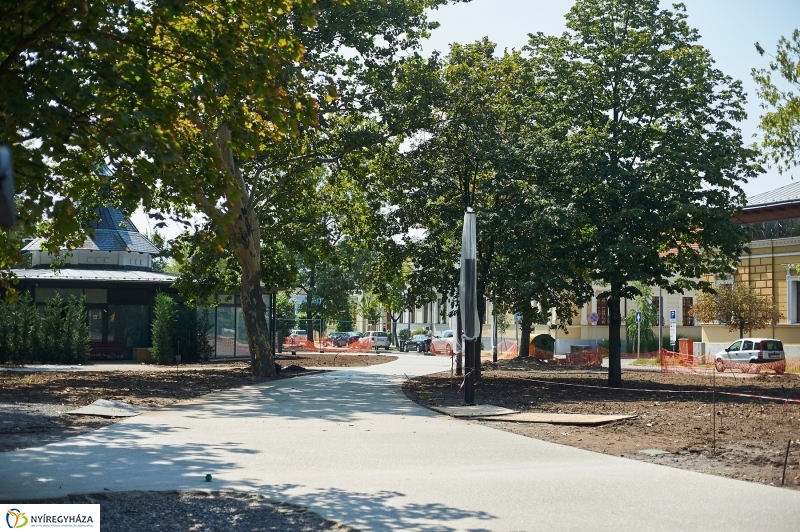 Munkálatok a Benczúr téren - fotó Szarka Lajos