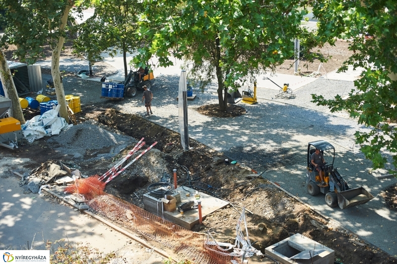 Munkálatok a Benczúr téren - fotó Szarka Lajos