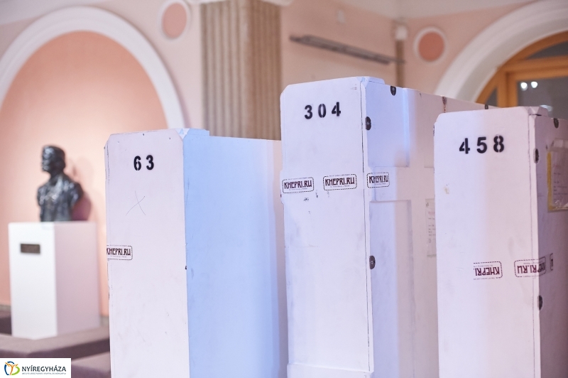 Munkácsy festmények érkezése 2 - fotó Szarka Lajos