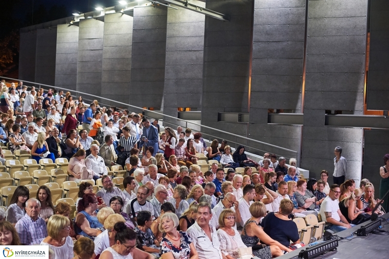 Rózsakert Szabadtéri Színház megnyitó előadás