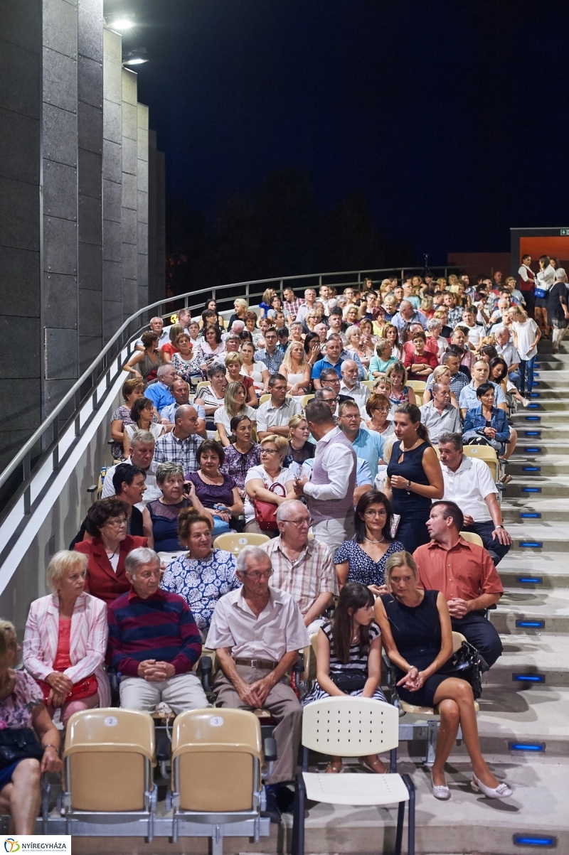 Rózsakert Szabadtéri Színház megnyitó előadás