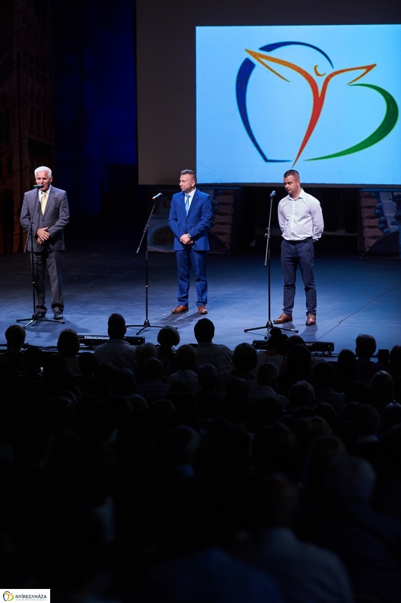 Rózsakert Szabadtéri Színház megnyitó előadás