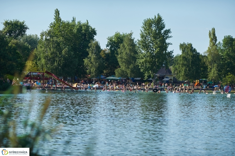 Egy vasárnap délután a Tófürdőn