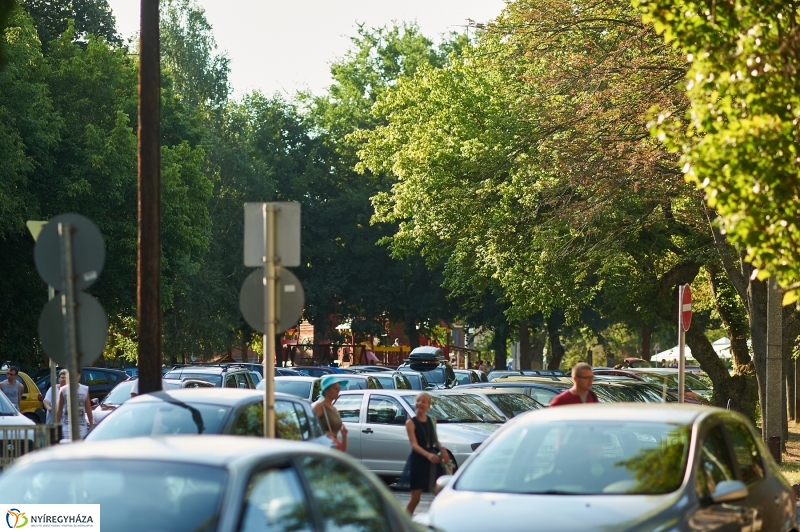 Egy vasárnap délután a Tófürdőn