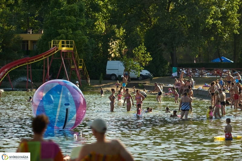 Egy vasárnap délután a Tófürdőn