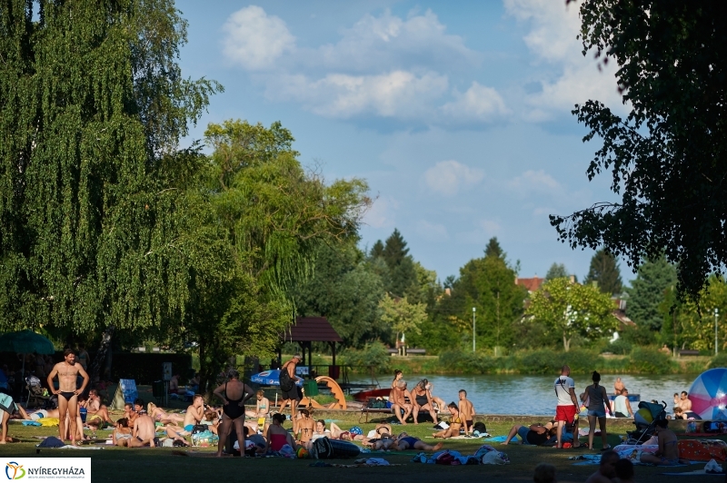 Egy vasárnap délután a Tófürdőn