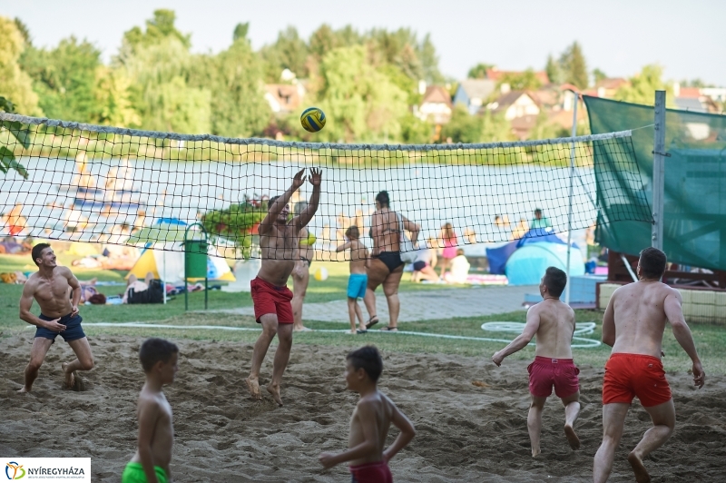 Egy vasárnap délután a Tófürdőn