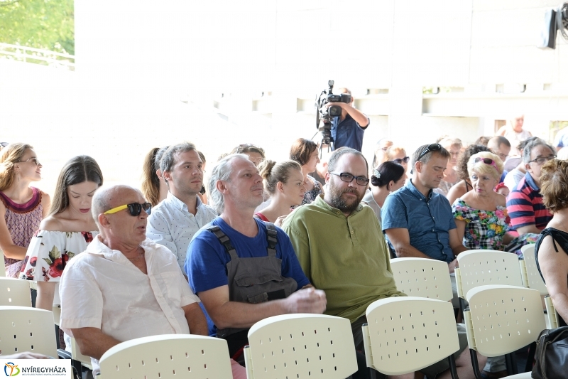 Színházi évadnyitó - fotó Trifonov Éva