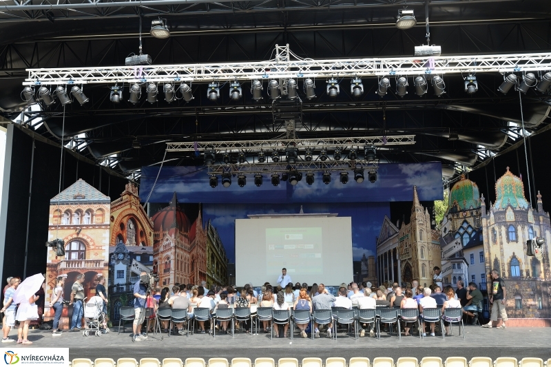 Színházi évadnyitó - fotó Trifonov Éva