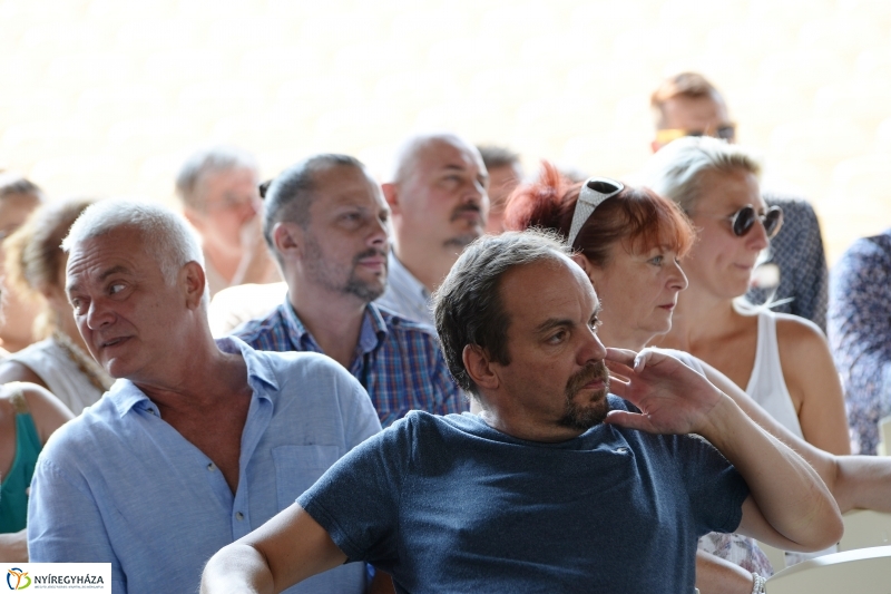 Színházi évadnyitó - fotó Trifonov Éva