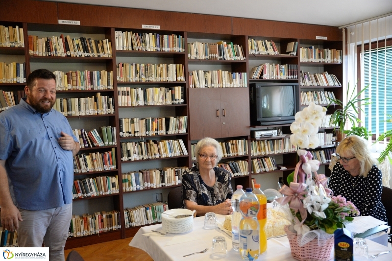 Tóth Gáborné köszöntése - fotó Trifonov Éva