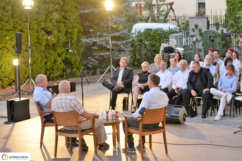 Bencs Villa megnyitó - fotó Trifonov Éva