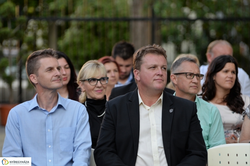 Bencs Villa megnyitó - fotó Trifonov Éva