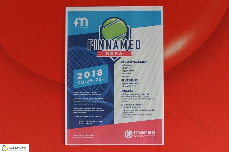 Defibrillátor került  a Marso Tenisz Centrumba - fotó Trifonov Éva