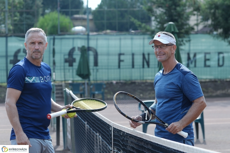 Defibrillátor került  a Marso Tenisz Centrumba - fotó Trifonov Éva