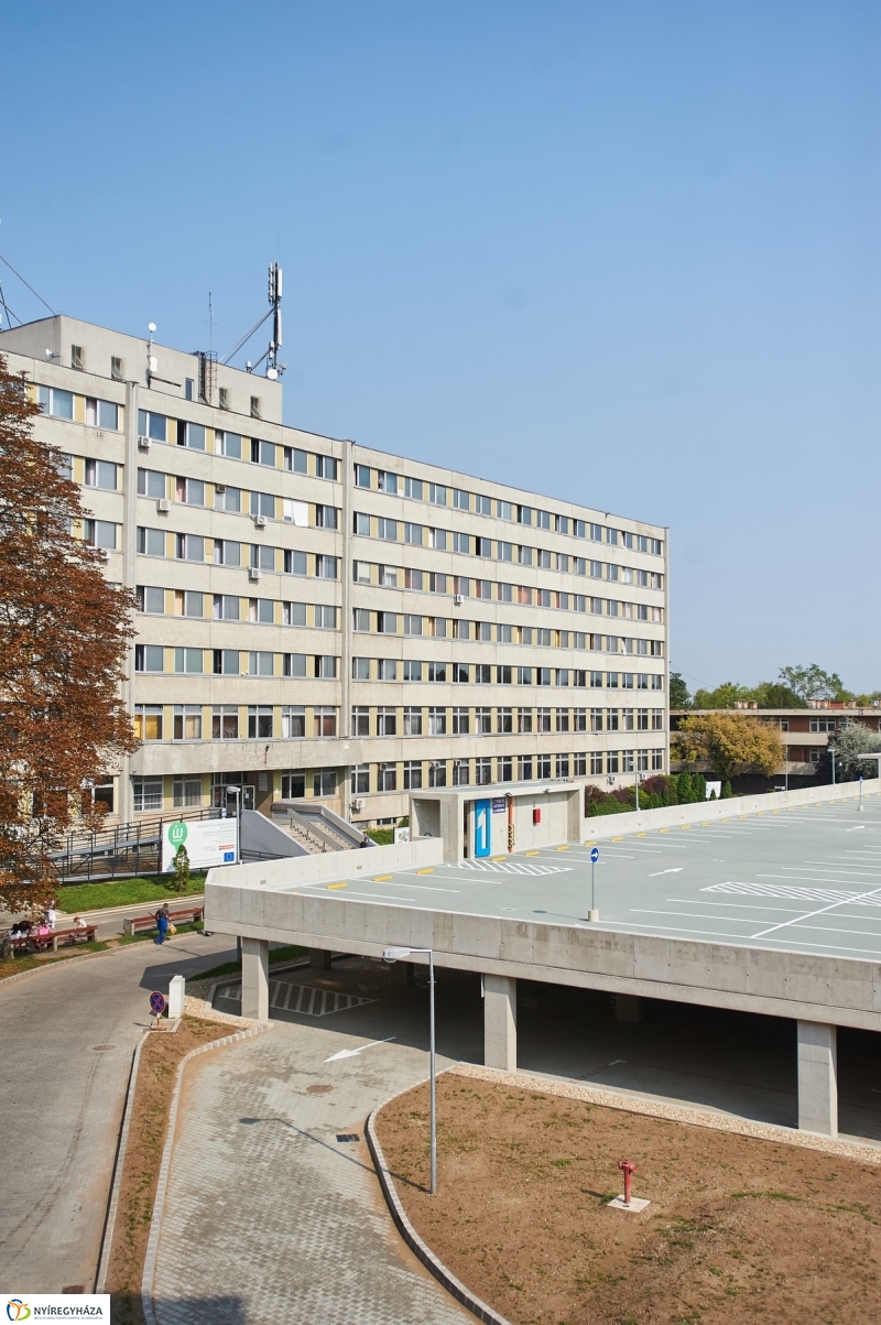 Kórházi parkolóház átadó - fotó Szarka Lajos