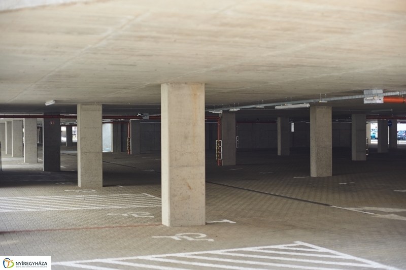 Kórházi parkolóház átadó - fotó Szarka Lajos