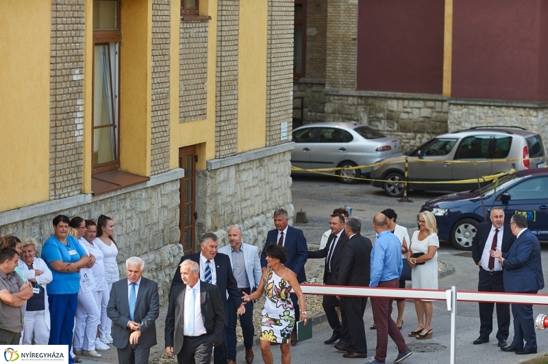 Kórházi parkolóház átadó - fotó Szarka Lajos