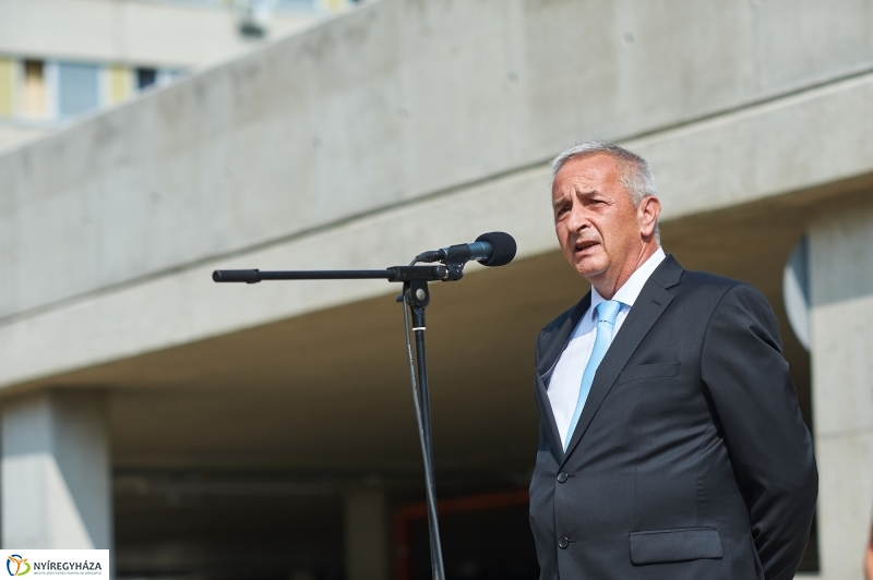 Kórházi parkolóház átadó - fotó Szarka Lajos