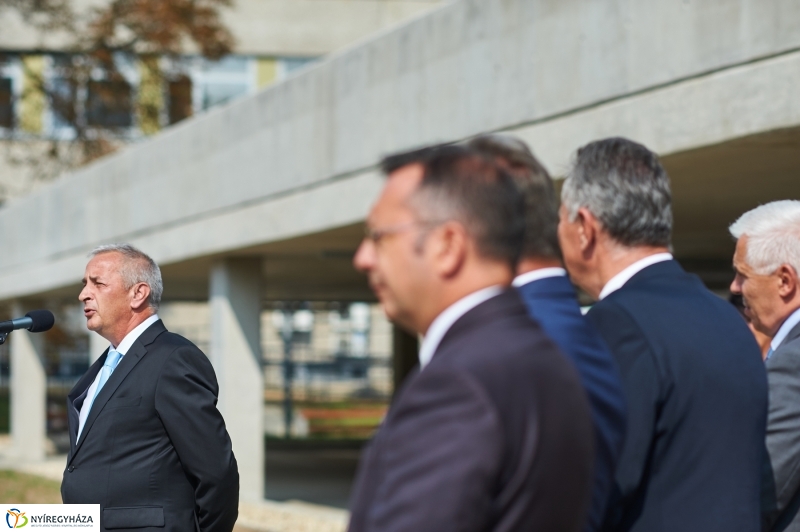 Kórházi parkolóház átadó - fotó Szarka Lajos