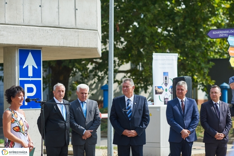 Kórházi parkolóház átadó - fotó Szarka Lajos