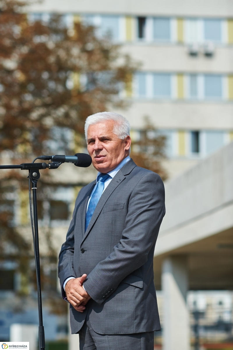 Kórházi parkolóház átadó - fotó Szarka Lajos