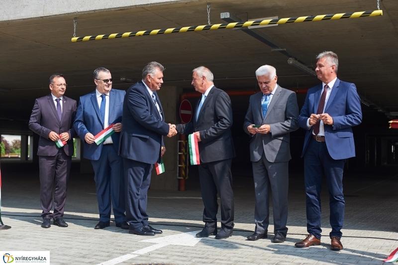 Kórházi parkolóház átadó - fotó Szarka Lajos